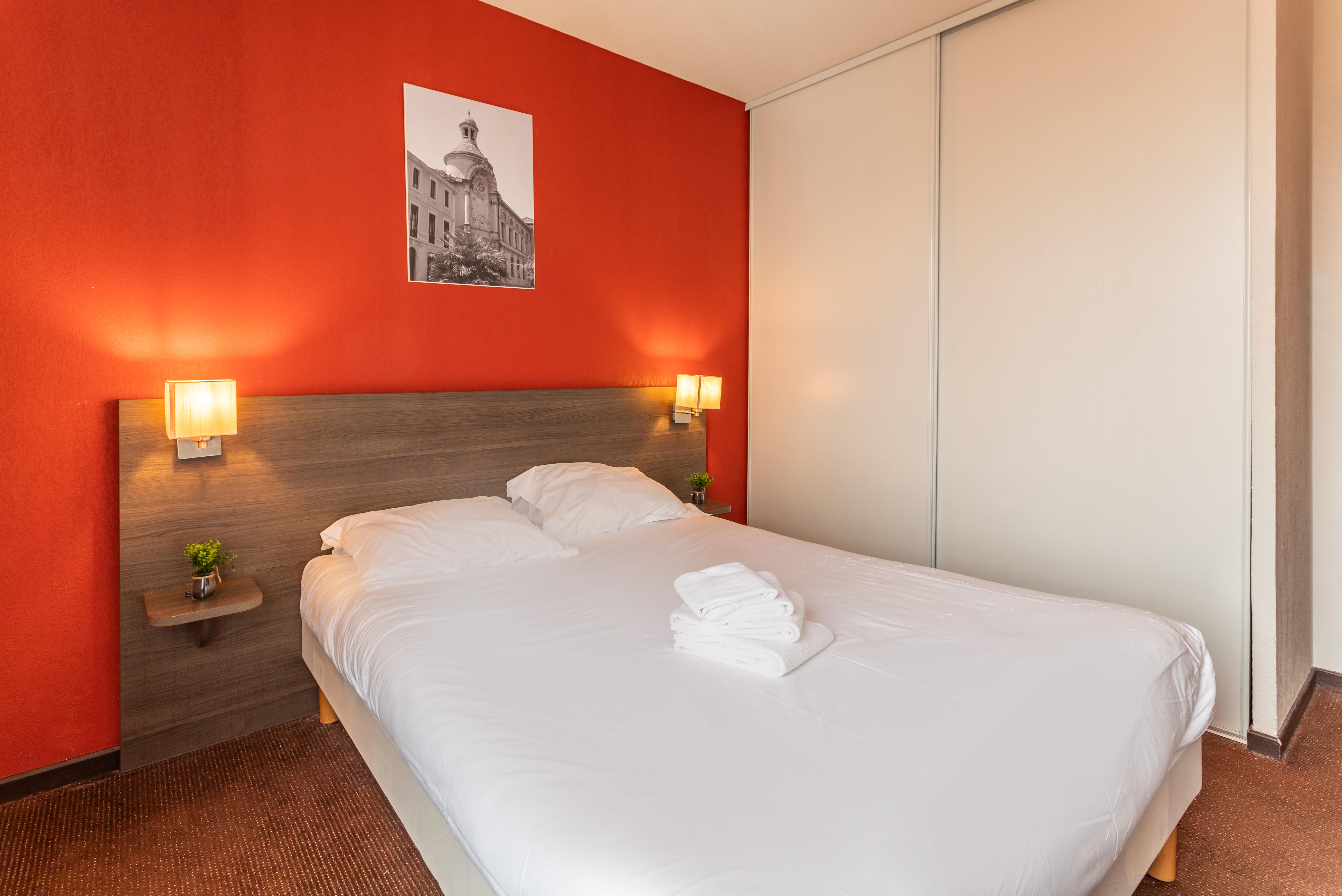Comfort Aparthotel Nimes Centre Zewnętrze zdjęcie