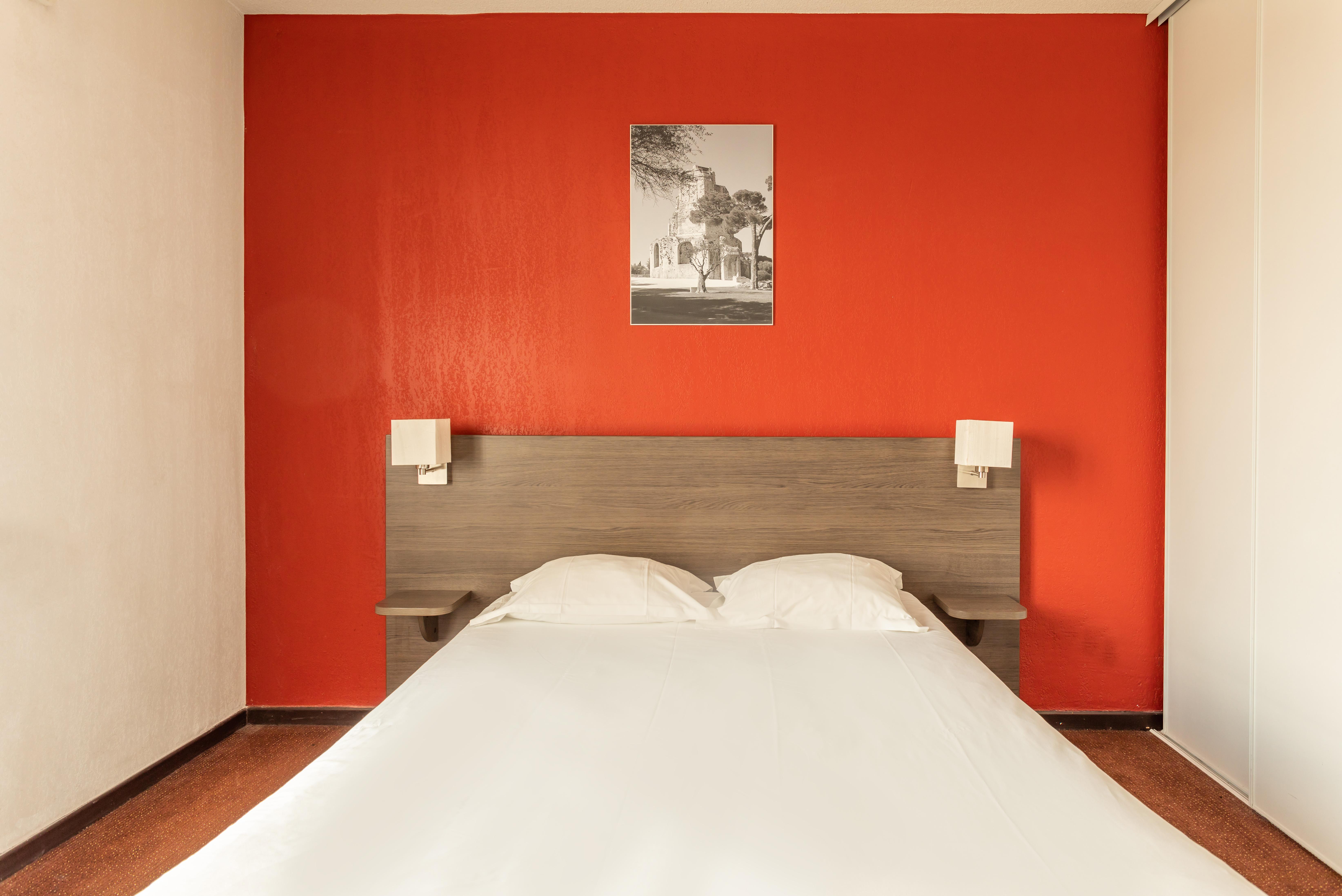 Comfort Aparthotel Nimes Centre Zewnętrze zdjęcie