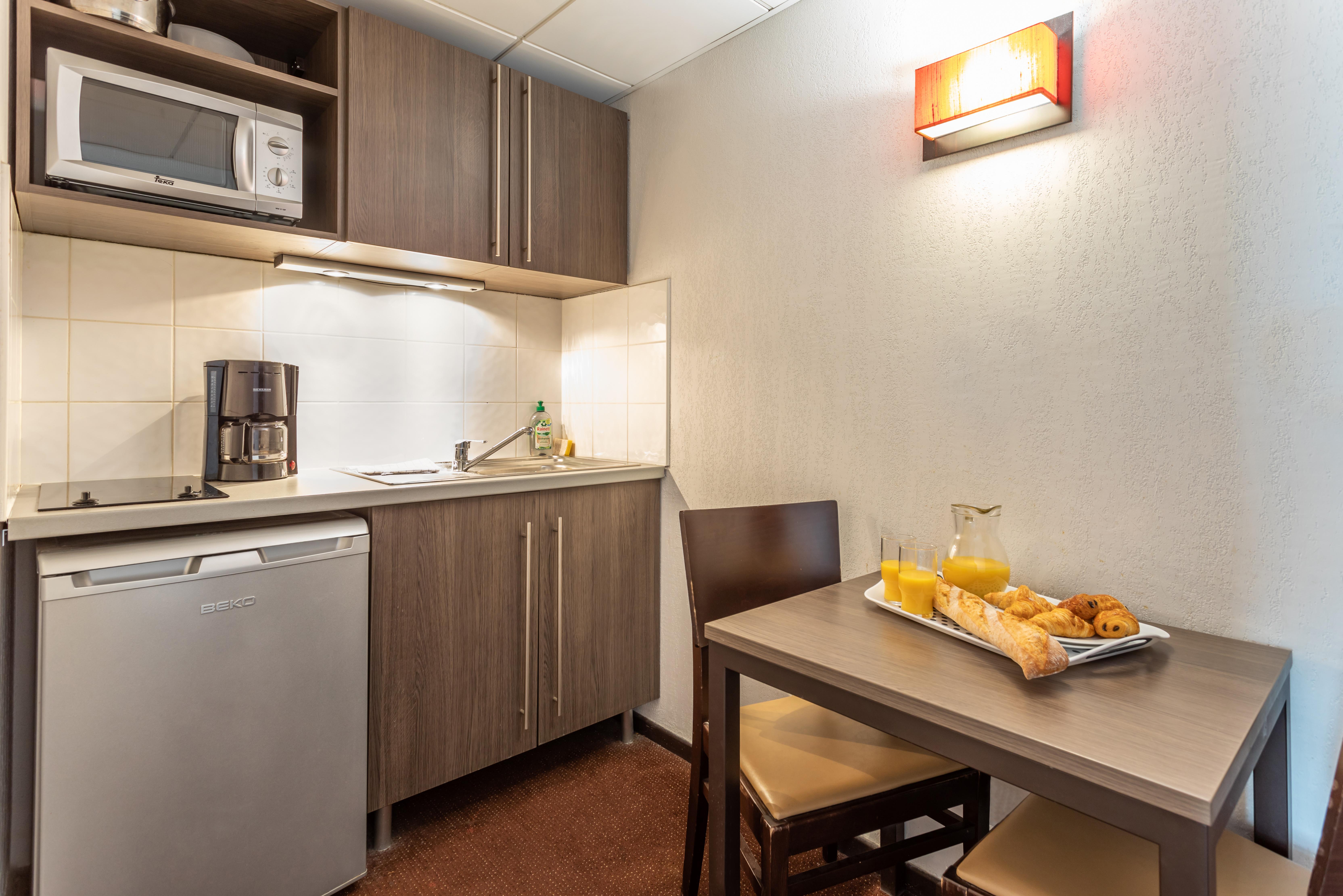 Comfort Aparthotel Nimes Centre Zewnętrze zdjęcie