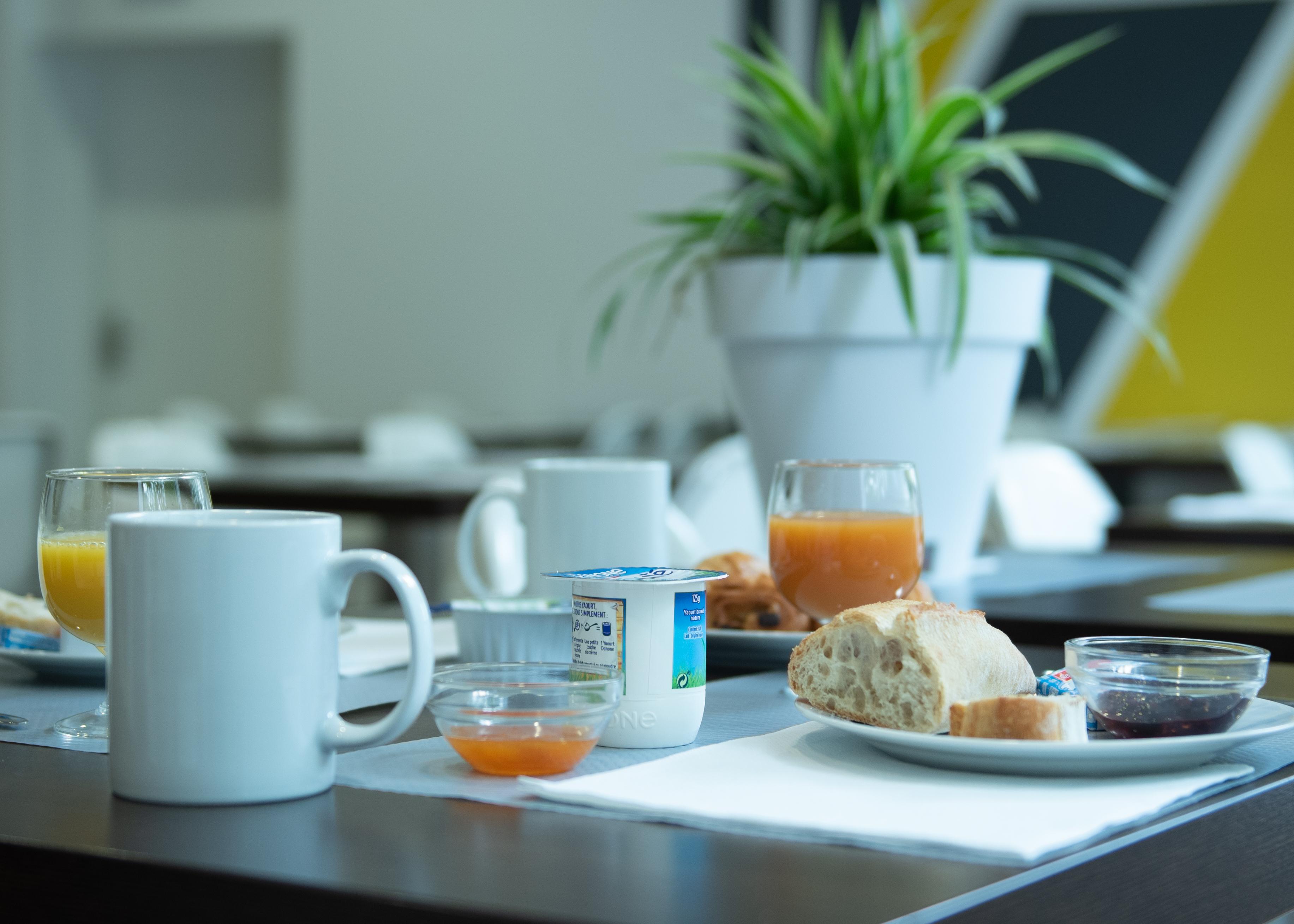 Comfort Aparthotel Nimes Centre Zewnętrze zdjęcie