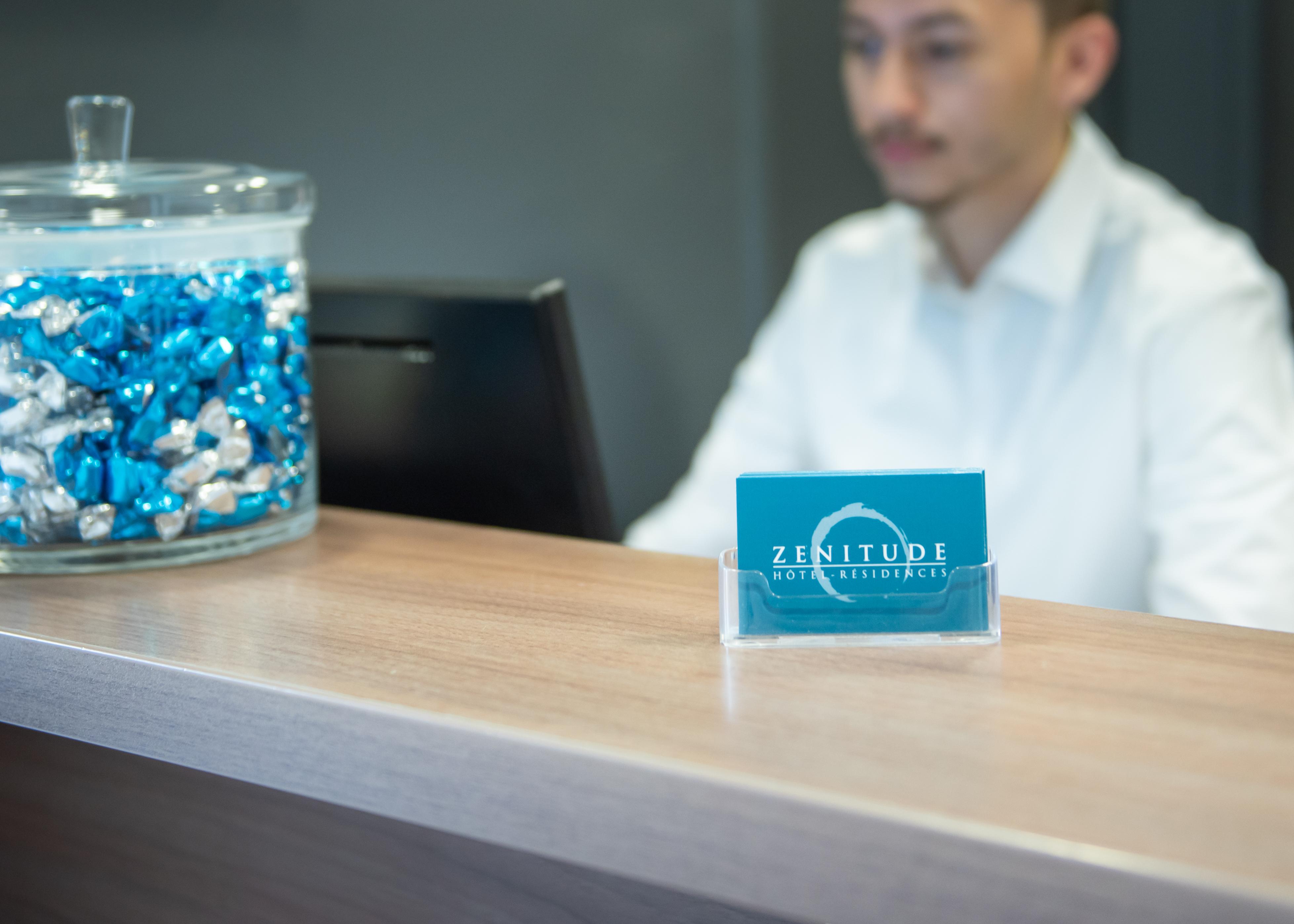 Comfort Aparthotel Nimes Centre Zewnętrze zdjęcie
