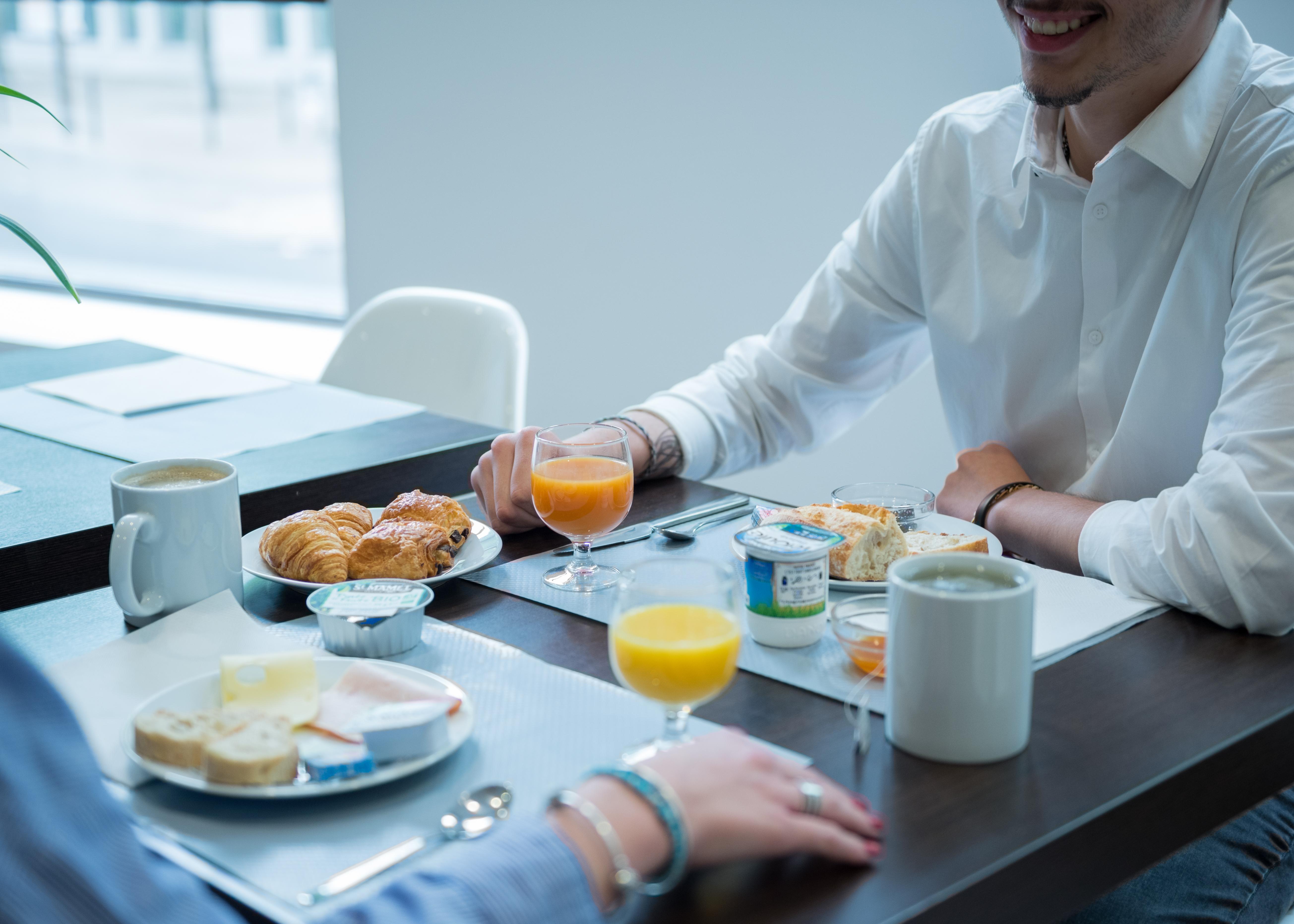 Comfort Aparthotel Nimes Centre Zewnętrze zdjęcie