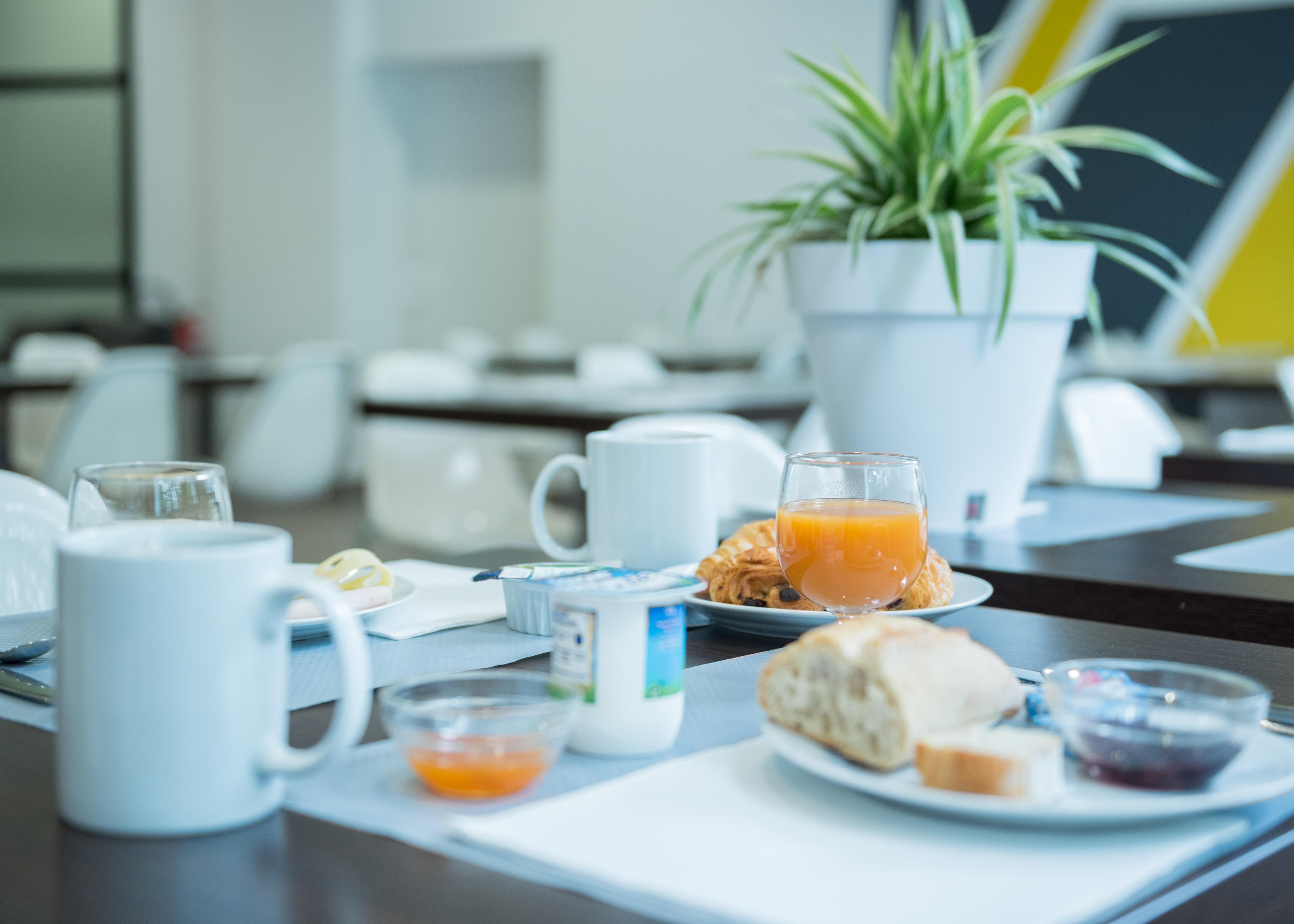 Comfort Aparthotel Nimes Centre Zewnętrze zdjęcie