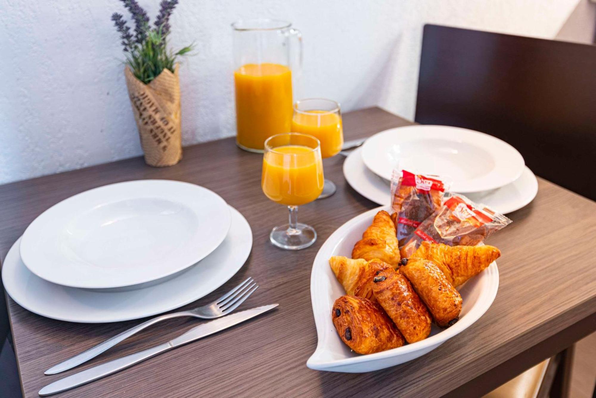 Comfort Aparthotel Nimes Centre Zewnętrze zdjęcie