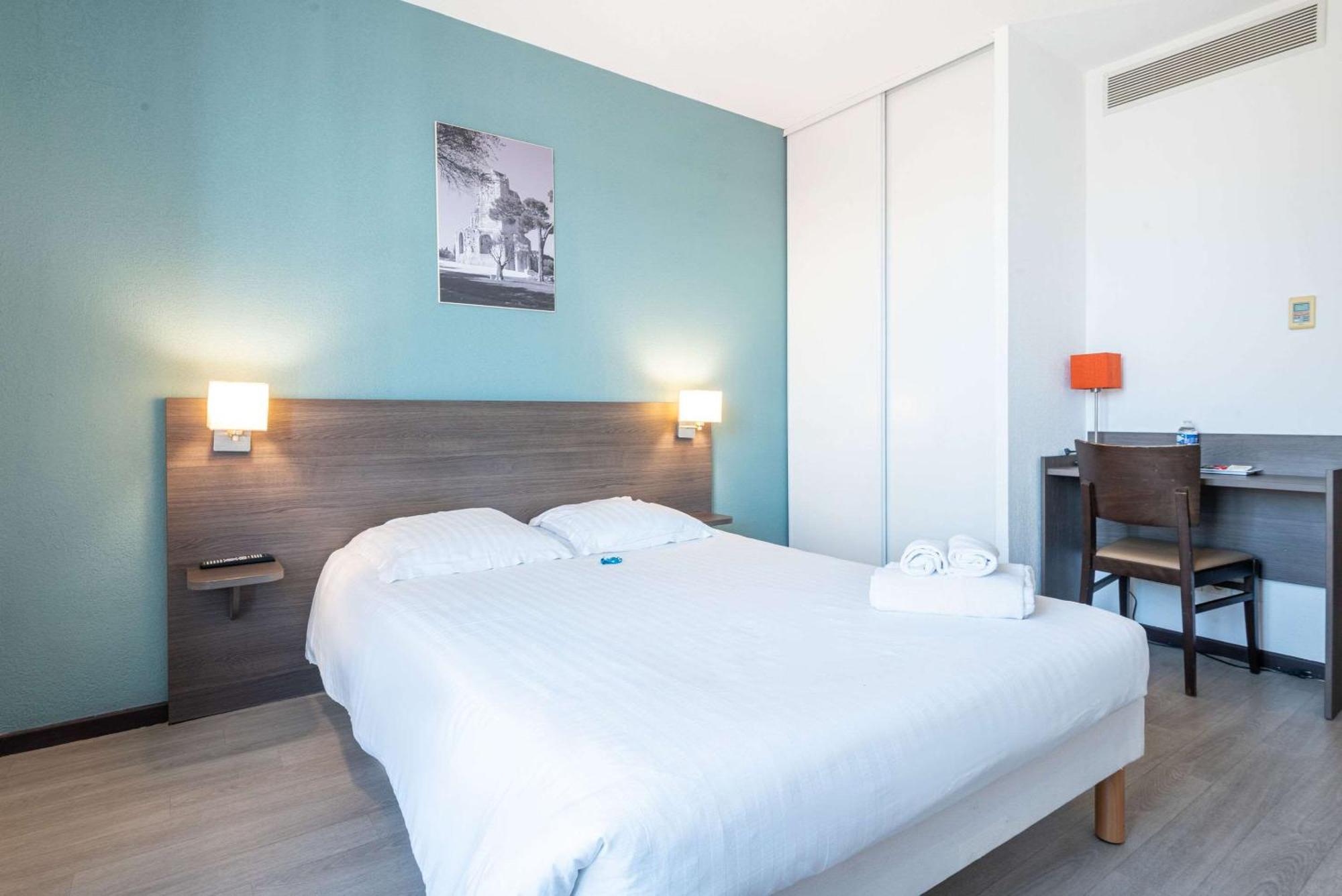 Comfort Aparthotel Nimes Centre Zewnętrze zdjęcie