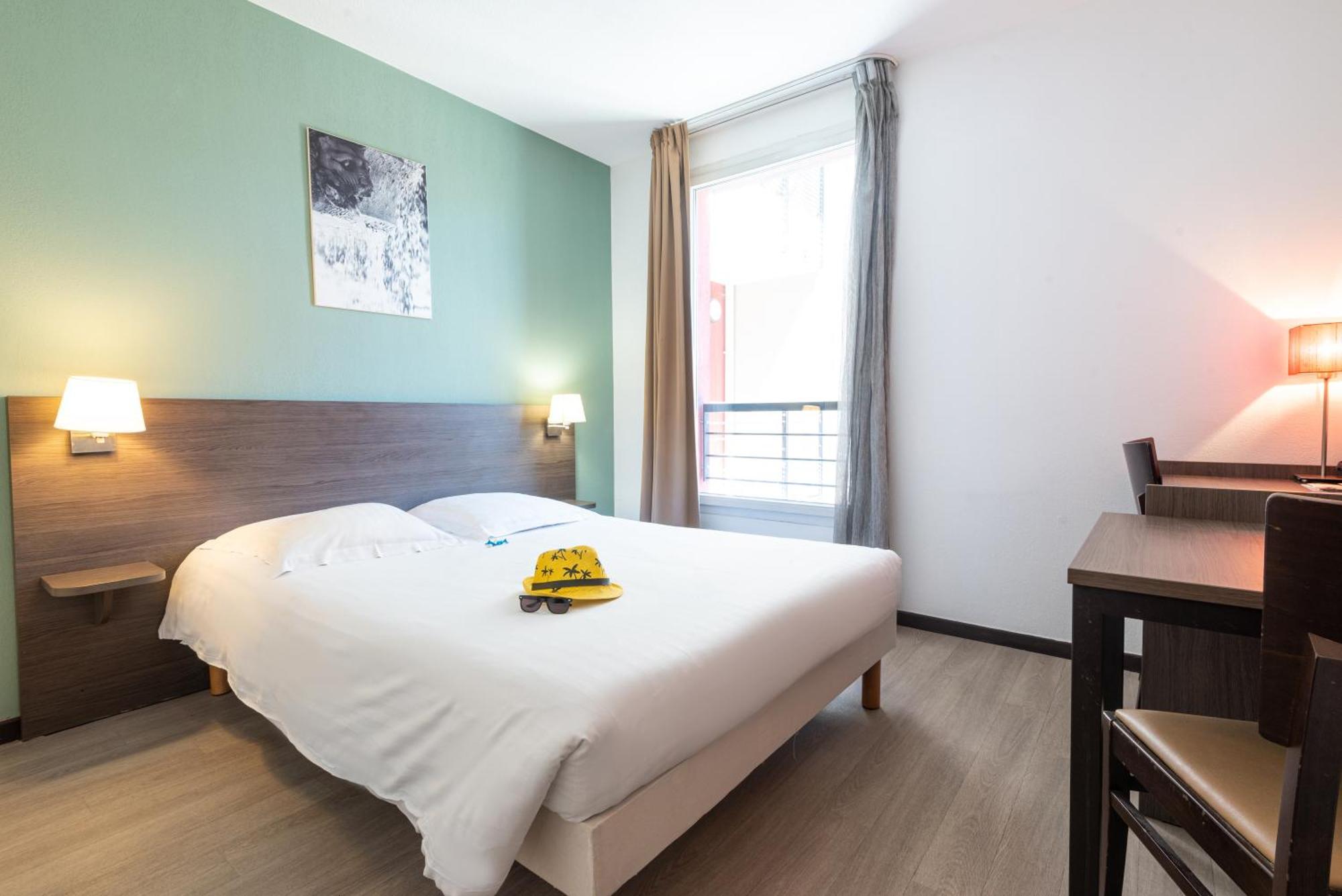 Comfort Aparthotel Nimes Centre Zewnętrze zdjęcie