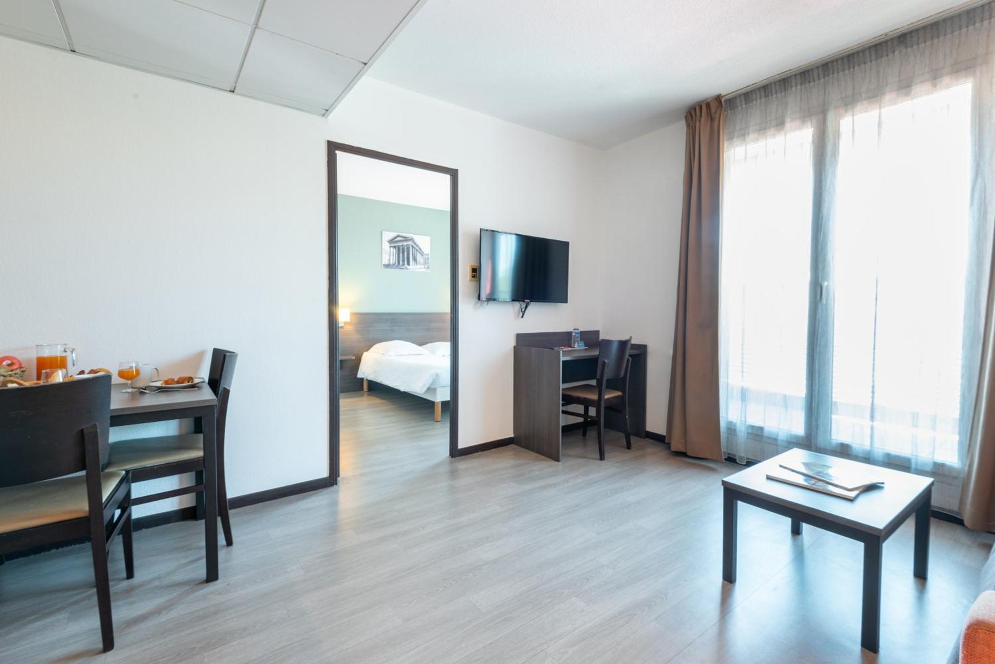 Comfort Aparthotel Nimes Centre Zewnętrze zdjęcie