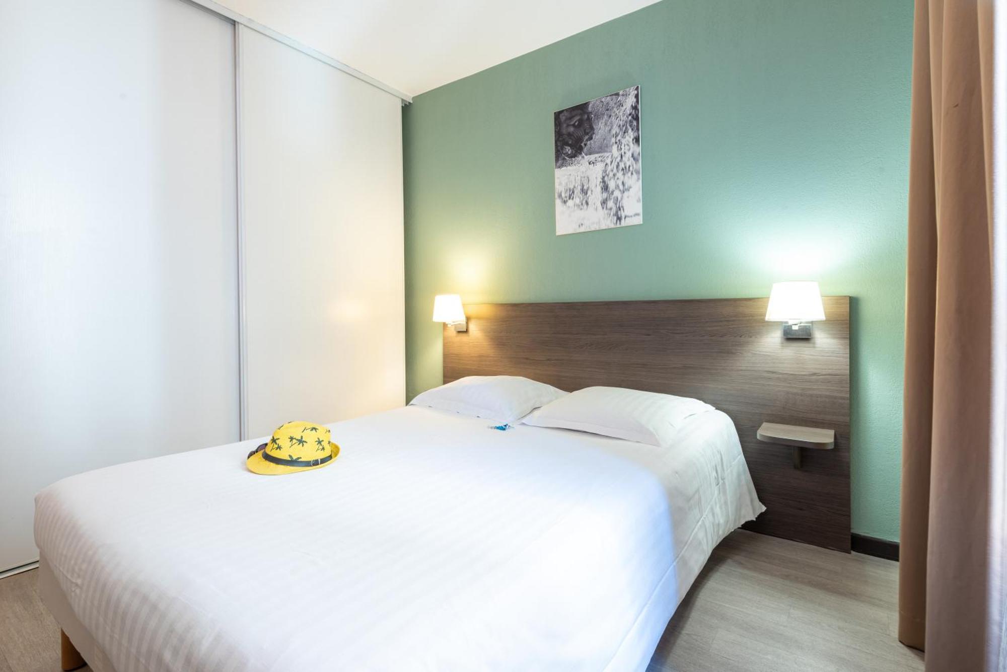Comfort Aparthotel Nimes Centre Zewnętrze zdjęcie