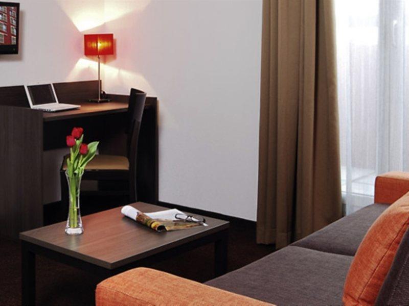 Comfort Aparthotel Nimes Centre Zewnętrze zdjęcie